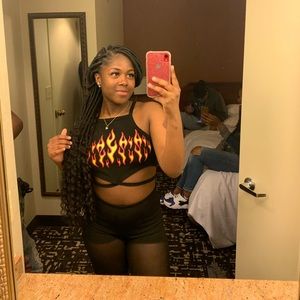 Meet your Posher, Anaya